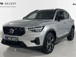 Beige Usado 2024 Volvo XC40 Plus SUV | 43.900 €