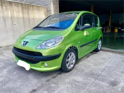 Verde Usado 2005 Peugeot 1007 Utilitario | 4150 € (Caro)