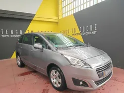 Gris / plata Usado 2016 Peugeot 5008 Active Monovolumen | 8980 € (Precio justo)