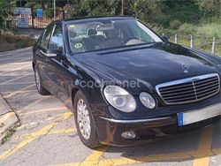 Negro Usado 2003 Mercedes E240 Elegance Berlina | 4900 €