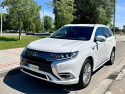 Blanco Usado 2018 Mitsubishi Outlander P-HEV SUV | 19.900 € (Caro)