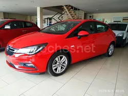 Rojo Usado 2017 Opel Astra Dynamic Berlina | 12.500 € (Precio justo)