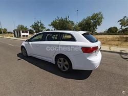 Blanco Usado 2015 Toyota Avensis Advance Familiar | 9999 € (Precio justo)