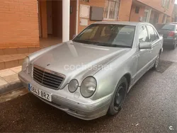 Gris / plata Usado 2002 Mercedes E270 Avantgarde Berlina | 1500 € (Precio justo)