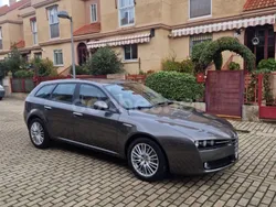 Marrón Usado 2010 Alfa Romeo 159 Distinctive Familiar | 7900 € (Precio justo)