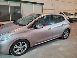 Gris Usado 2012 Peugeot 208 Allure Utilitario | 6100 € (Buen precio)