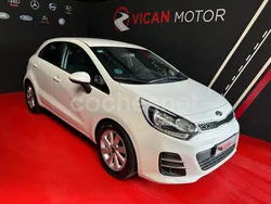 Blanco Usado 2015 Kia Rio Utilitario | 7900 € (Precio justo)