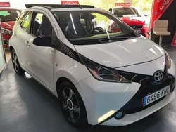 Blanco Usado 2018 Toyota Aygo X-play Utilitario | 11.990 € (Precio justo)