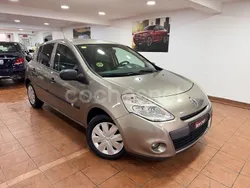 Beige Usado 2011 Renault Clio II Business Berlina | 4490 € (Precio justo)