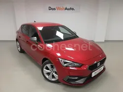 Rojo Nuevo 2025 Seat Leon FR Berlina | 27.900 € (Un poco caro)