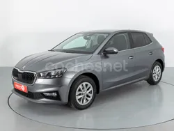 Gris / plata Usado 2024 Skoda Fabia Selection Berlina | 15.900 € (Precio justo)