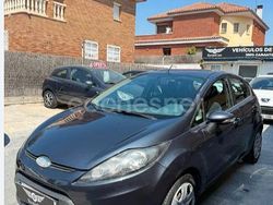 Gris / plata Usado 2010 Ford Fiesta Trend Berlina | 4990 € (Precio justo)