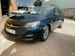 Verde Usado 2015 Opel Astra Business Familiar | 10.900 € (Precio justo)