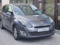 Gris / plata Usado 2010 Renault Grand Scénic III Dynamique Monovolumen | 9200 € (Un poco caro)