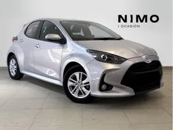 Gris Usado 2024 Toyota Yaris Edition Berlina | 18.800 € (Precio justo)