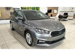 Gris / plata Nuevo 2025 Skoda Fabia Utilitario | 21.990 € (Precio justo)