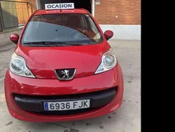 Rojo Usado 2006 Peugeot 107 Utilitario | 1990 € (Buen precio)
