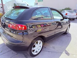 Negro Usado 2005 Seat Ibiza Berlina | 2700 € (Precio justo)