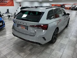 Gris / plata Usado 2021 Skoda Octavia RS Familiar | 26.990 € (Precio justo)