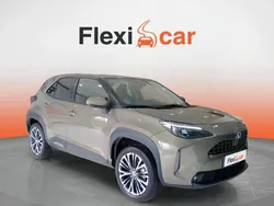 Marrón Usado 2024 Toyota Yaris Hybrid Style | 23.490 € (Precio justo)