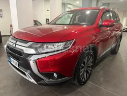 Granate Usado 2021 Mitsubishi Outlander Motion SUV | 20.900 € (Precio justo)
