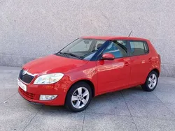 Rojo Usado 2013 Skoda Fabia Utilitario | 6500 € (Precio justo)