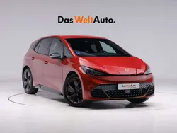 Rojo intenso metalizado Usado 2023 Cupra Born e-Boost Utilitario | 30.000 € (Precio justo)
