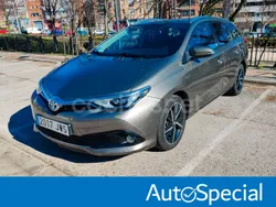 Gris / plata Usado 2017 Toyota Auris Hybrid Familiar | 11.990 € (Precio justo)