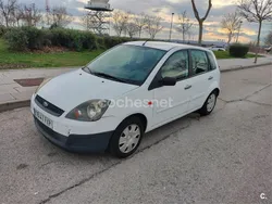 Blanco Usado 2007 Ford Fiesta Ambiente Utilitario | 2150 € (Buen precio)
