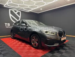 Gris / plata Usado 2021 BMW 116 Utilitario | 20.990 € (Precio justo)