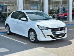 Blanco Usado 2021 Peugeot 208 Active Utilitario | 15.970 € (Caro)