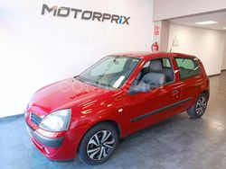 Granate Usado 2004 Renault Clio II Expression Berlina | 3700 € (Caro)