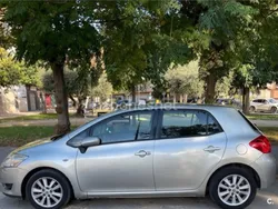 Gris / plata Usado 2007 Toyota Auris Sol Berlina | 4950 € (Precio justo)