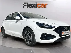 Blanco Usado 2024 Hyundai i30 Berlina | 18.990 € (Precio justo)