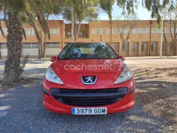 Rojo Usado 2008 Peugeot 207 Berlina | 4500 € (Precio justo)