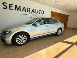 Gris / plata Usado 2021 VW Passat Business Berlina | 21.990 € (Precio justo)