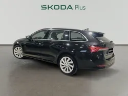 Negro Usado 2022 Skoda Octavia Ambition Familiar | 26.990 € (Precio justo)