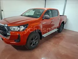 Naranja Nuevo 2025 Toyota HiLux Recogida | 46.999 € (Un poco caro)