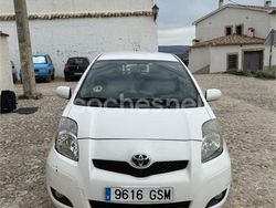 Blanco Usado 2009 Toyota Yaris Berlina | 4350 € (Precio justo)