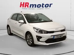Blanco Usado 2023 Kia Rio Berlina | 18.190 € (Precio justo)