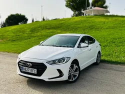Blanco Usado 2017 Hyundai Elantra Berlina | 8499 €