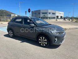 Gris / plata Usado 2022 Kia Stonic SUV | 17.900 € (Precio justo)