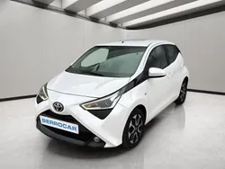 Blanco Usado 2019 Toyota Aygo X-play Utilitario | 11.650 € (Precio justo)