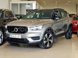 Gris / plata Usado 2022 Volvo XC40 R-Design SUV | 31.600 € (Precio justo)