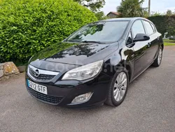 Negro Usado 2010 Opel Astra Enjoy Berlina | 4800 € (Caro)