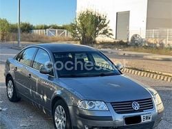 Gris / plata Usado 2002 VW Passat Trendline Berlina | 2490 € (Buen precio)