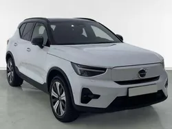Crystal white metalizado Usado 2022 Volvo XC40 Plus SUV | 38.350 € (Precio justo)