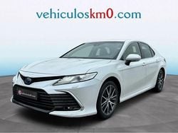 Gris / plata Usado 2021 Toyota Camry Luxury Berlina | 30.900 € (Caro)