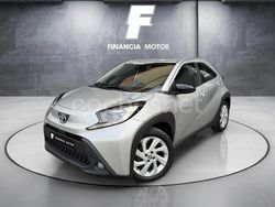 Plateado Usado 2022 Toyota Aygo X Play SUV | 12.990 €