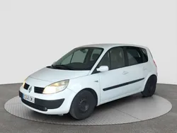 Blanco Usado 2006 Renault Scénic II Dynamique Monovolumen | 2500 € (Precio justo)